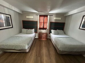 Basic Apartment, City View | Bathroom | Free toiletries, hair dryer, towels, soap - Kiteville Neptune (Neptune City)