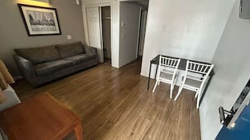 Basic Apartment, City View