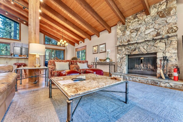 Téléviseur, foyer, lecteur de DVD, bureau