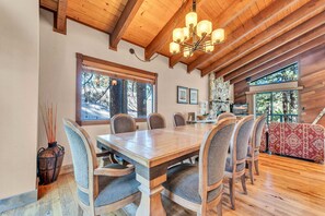 Dining - Northstar Retreat by Golf Course & Free Shuttle (Truckee)