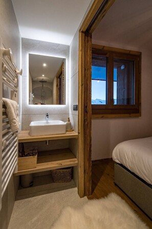 Bathroom - 8-person flat in a new residence at the foot of the slopes (LA TOUSSUIRE)