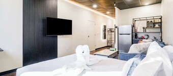 *New* Loft 3 min to Local hospitals Sleeps 4