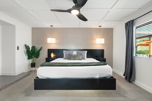 3 bedrooms, iron/ironing board, free WiFi