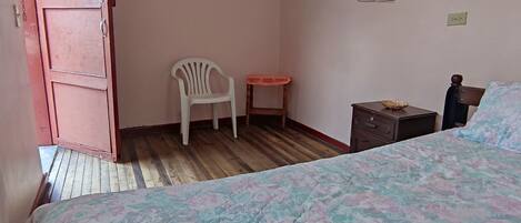 1 bedroom, WiFi, bed sheets