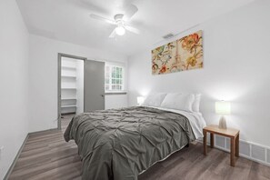 1 bedroom, WiFi - Charming Family Home (Dallas)
