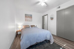 1 bedroom, WiFi - Charming Family Home (Dallas)