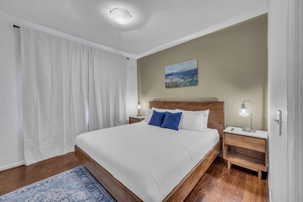 3 bedrooms, desk, iron/ironing board, WiFi