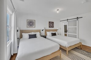 3 bedrooms, desk, iron/ironing board, WiFi