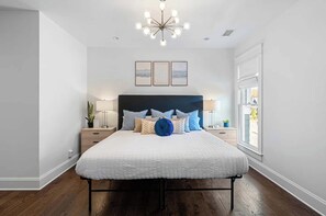 3 bedrooms, desk, WiFi, bed sheets