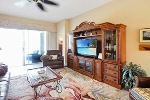 Smart TV, offices, printers - Serene pool home in the exclusive Heritage Oaks Golf & Country Club - Oak Water Escape (Sarasota)