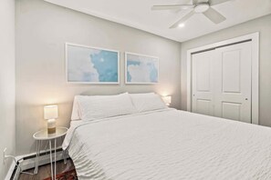 2 slaapkamers, een strijkplank/strijkijzer, wifi, beddengoed