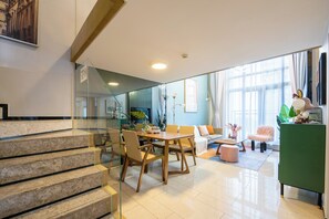 Family Duplex | Blackout drapes, iron/ironing board, free WiFi, bed sheets