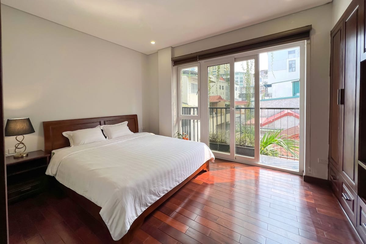 書桌、筆電工作空間、遮光布/窗簾、隔音