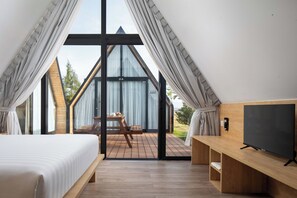 Minibar, in-room safe, free cribs/infant beds, free WiFi - Flame Resort and Bistro  (Prey Nob)