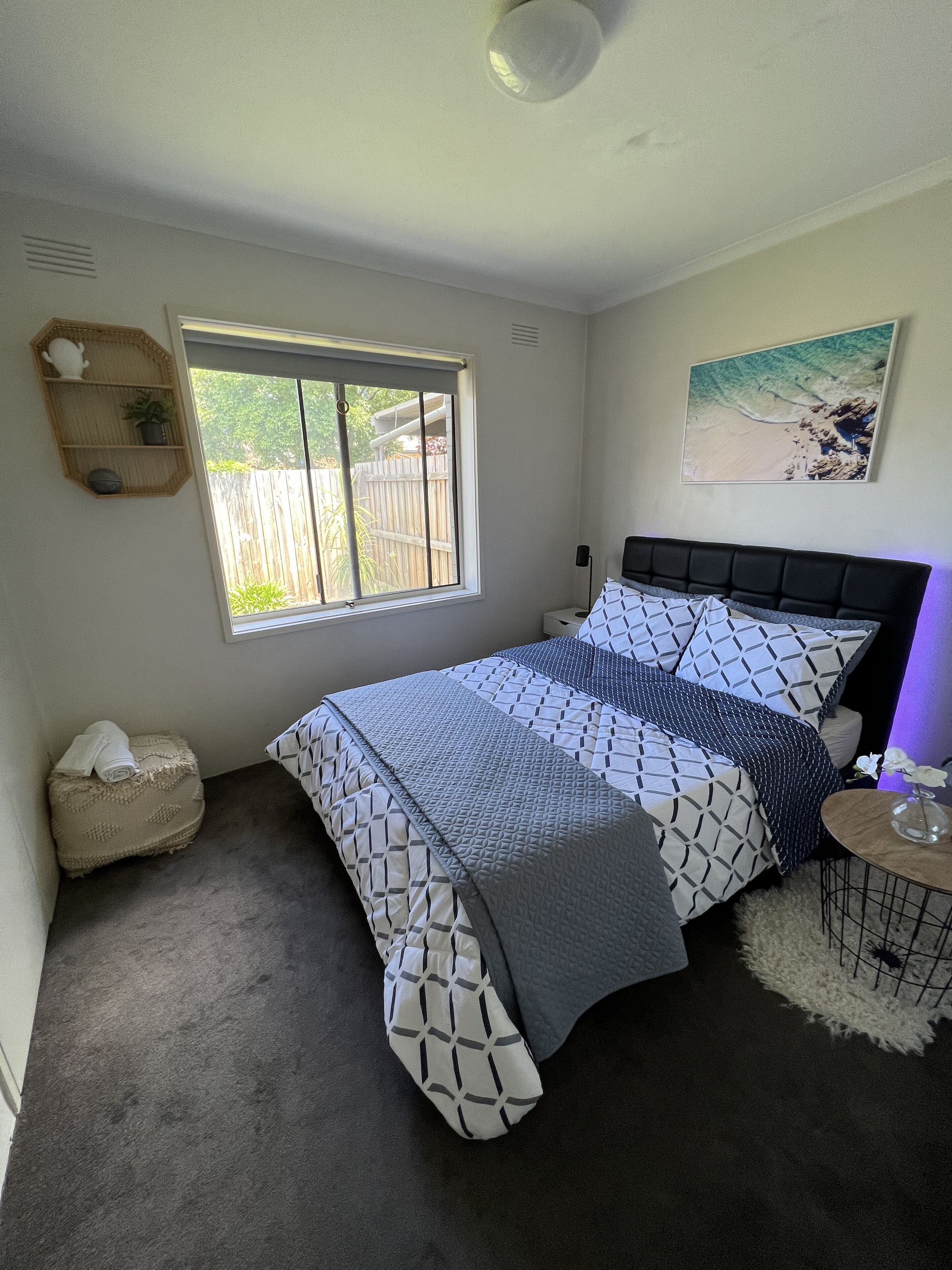 2 chambres, coffres-forts dans les chambres, fer et planche à repasser