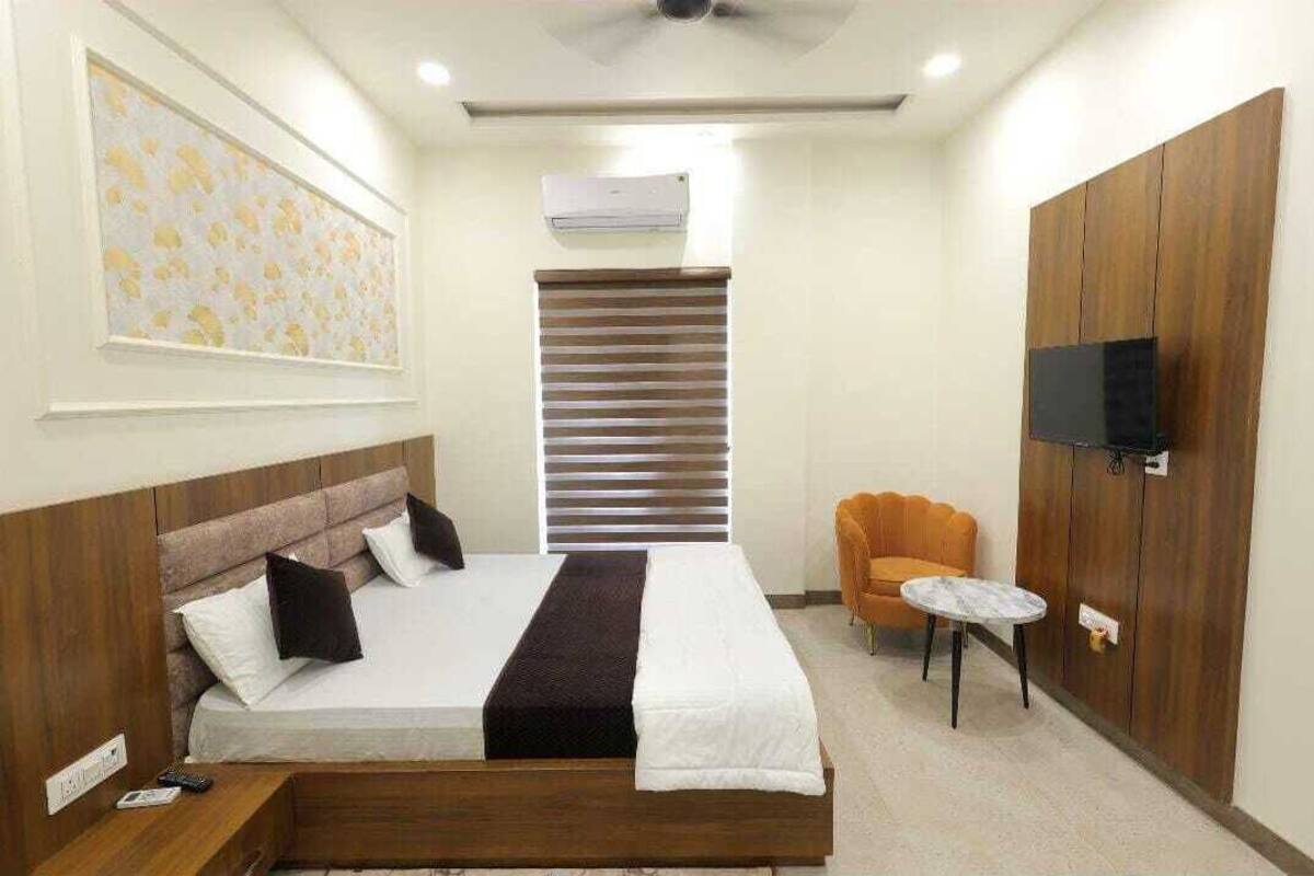 Suite Room + 15% Off on Food & Drinks | 防音設備、アイロン / アイロン台、WiFi (無料)
