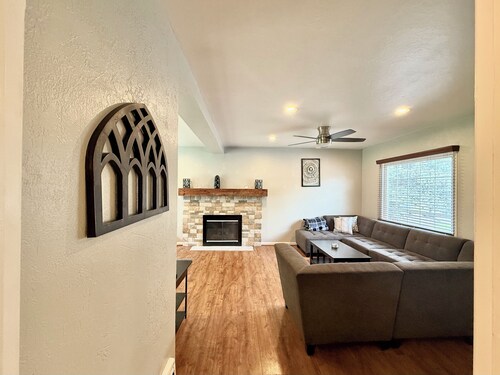 Near McKay Dee Hosp, Weber State Univ, Hill AF Base, & many outdoor adventures!