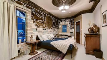 3 bedrooms, iron/ironing board, travel crib, WiFi