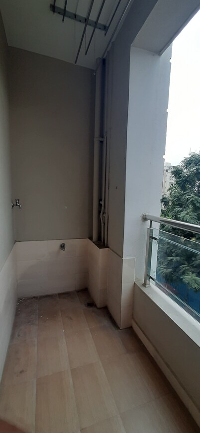 Spicious 1BHK FLAT
We are giving flat for short days rent