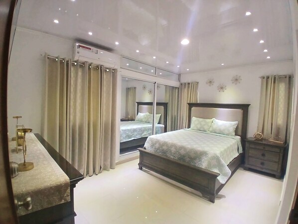 3 bedrooms, iron/ironing board, free WiFi, bed sheets