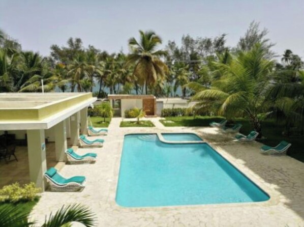 Pool - Spacious and cozy apartment with swimming pool. (Santo Domingo Este)