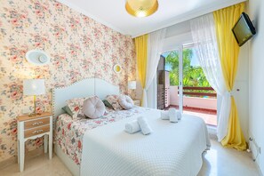 2 chambres, fer et planche à repasser, accès au Wi-Fi (inclus)