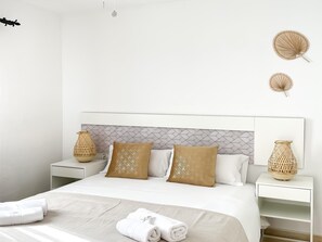 2 bedrooms, iron/ironing board, Internet, bed sheets