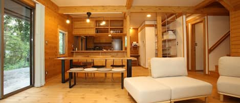 Chalet, 3 chambres, non-fumeur | Restauration dans la chambre