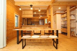 In-room dining - Rose of Sharon (Hakuba)