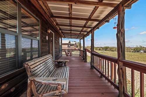 Enchanted Rockview Cabin 2 | King bed
