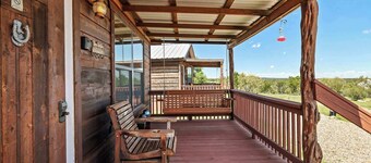 Enchanted Rockview Cabin 4 | Accessible | 2 Queens