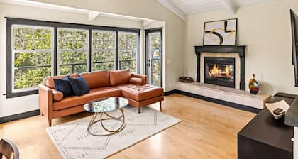 Stunning outdoor space 5 min to Aquarium and Golf