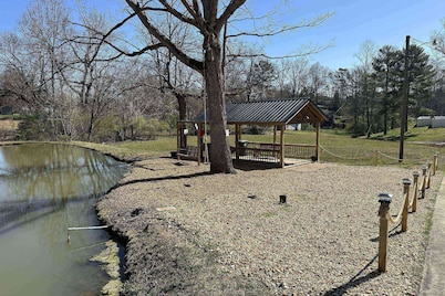 New - Private pond stocked with fish - game room - fireplace - 2 acres to explore