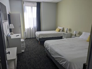 Classic-Dreibettzimmer | Schreibtisch, kostenloses WLAN