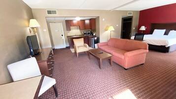 Deluxe Studio, 1 Queen Bed with Sofa bed, Non Smoking | Living area | 40-inch Smart TV with cable channels