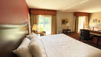 Desk, laptop workspace, iron/ironing board, free WiFi