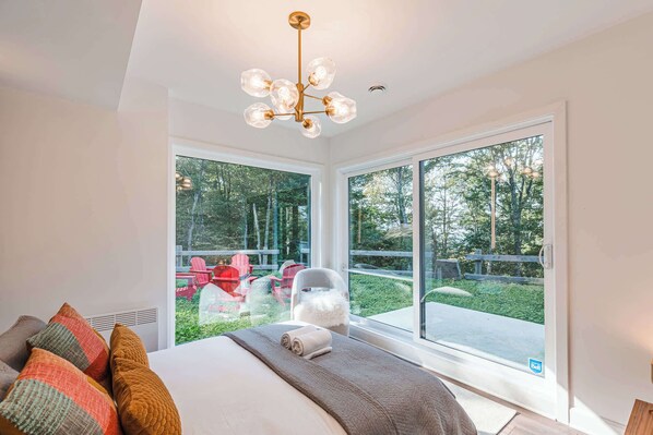 6 bedrooms, iron/ironing board, travel crib, WiFi