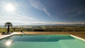 Piscine extérieure, piscine chauffée