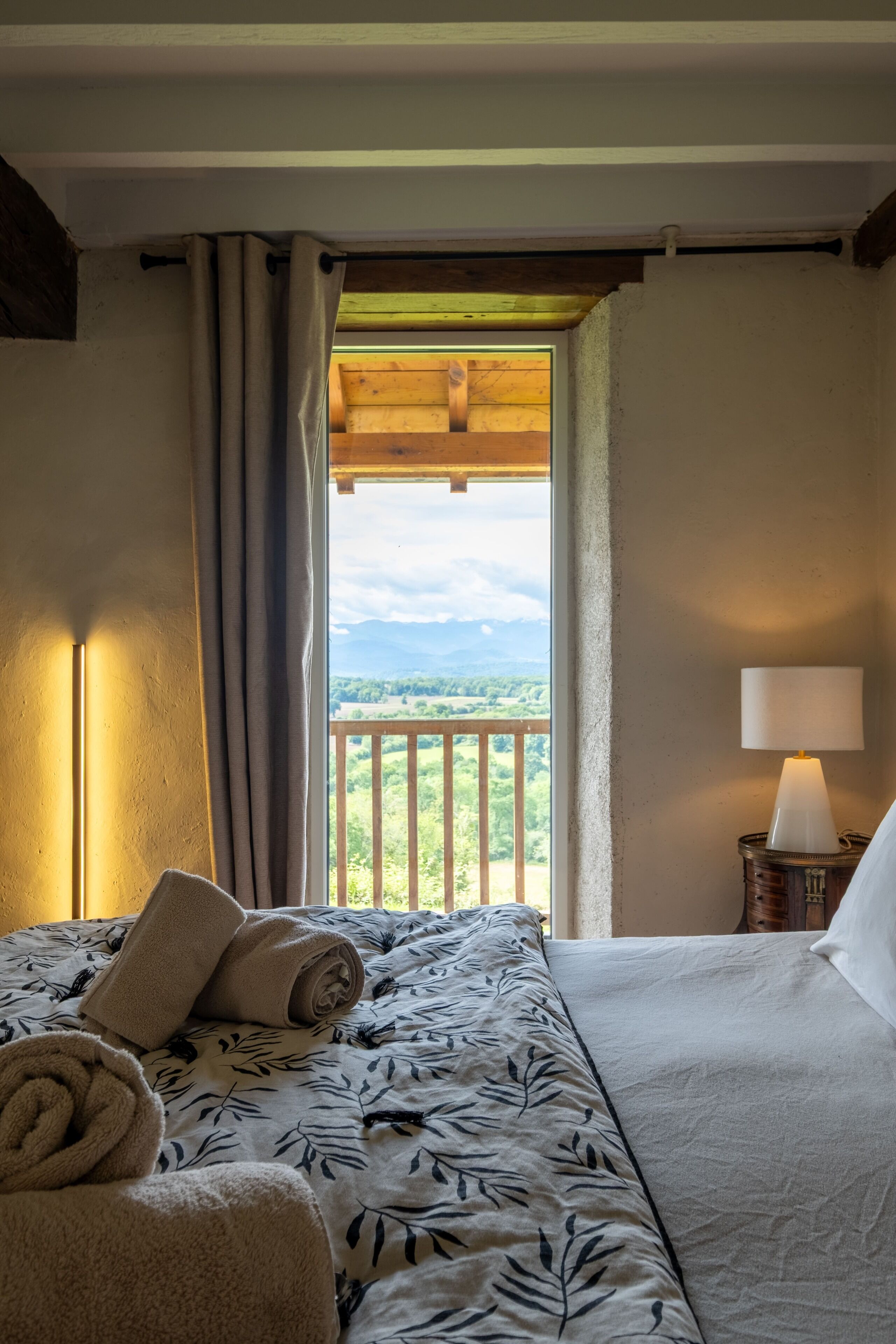 5 chambres, lit parapluie, Wi-Fi, draps fournis