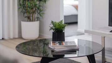 4 dormitoris, planxa i posts de planxar, wifi i roba de llit