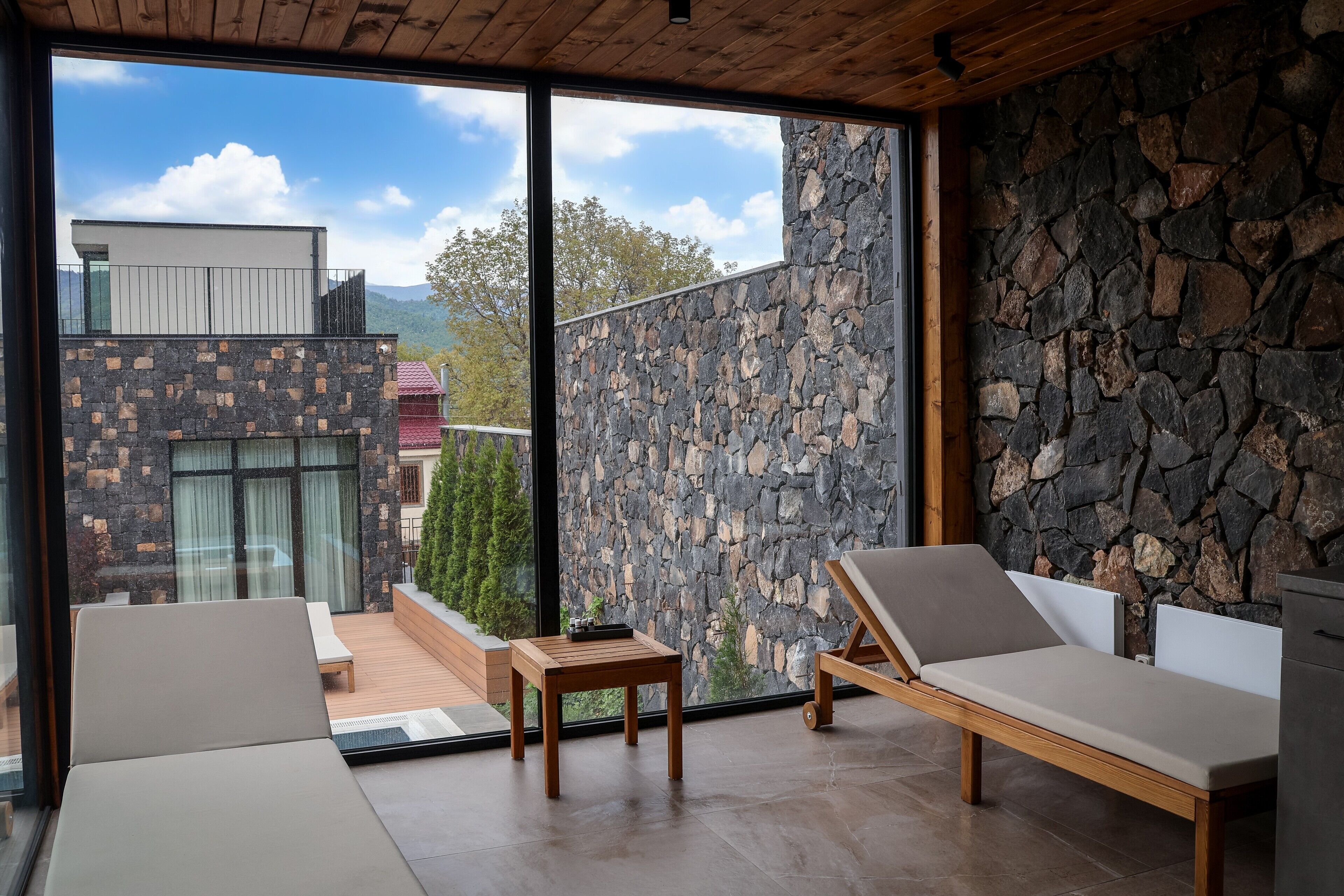 Villa | Minibar, in-room safe, desk, iron/ironing board