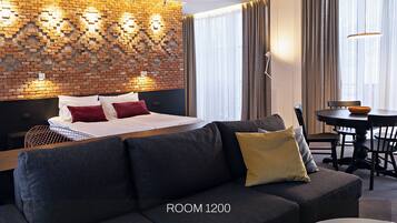 Suite Supérieure | 1 chambre, minibar, coffres-forts dans les chambres, bureau