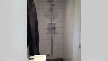 Family Cabin, Sea View | Bathroom | Shower, heated floors