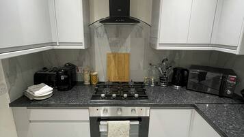 Fridge, microwave, oven, coffee/tea maker