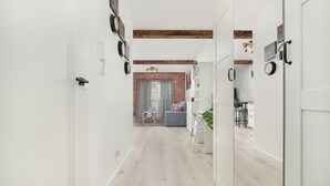 Unclassified image, 5 of 21, button - Cosy Studio in Łódź by Renters (Lódz)