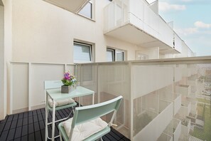 Estudio, balcón, junto a la playa | Balcón