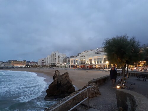Studio cabin cap d'agde with view of old port