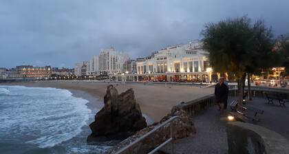 Studio cabin cap d'agde with view of old port