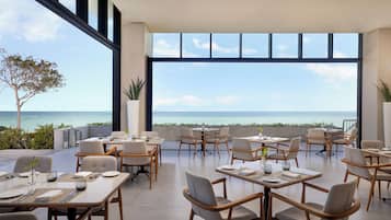 2 restaurants; breakfast, lunch, and dinner served