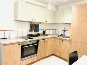 Private kitchen - Cozy1-bedroom apartment in Vilnius City Center,1st floor, private entrance (Vilnius)
